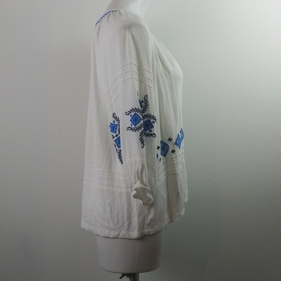 Hayden Los Angeles Embroidered Boho Blouse - Picture 3 of 7